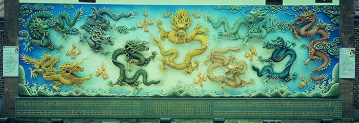 先嗇宮正殿壁面大型陶藝作品