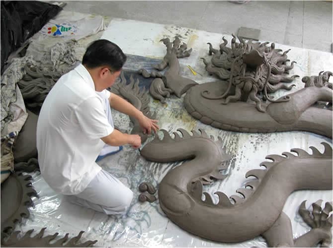 先嗇宮正殿壁面大型陶藝作品